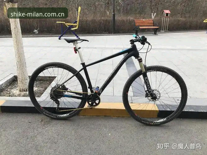 J1速度榜冷思考：35km/h背后的足球进化论与新视角体验评测